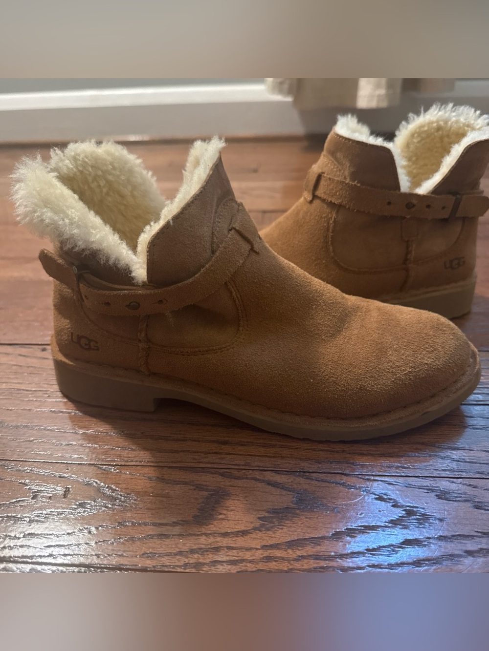 UGG Kids Chestnut/Tan Suede Shearling Cuff Buckle Boots